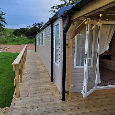 Immaculate 3-bed House With Stunning Views * Lettermacaward