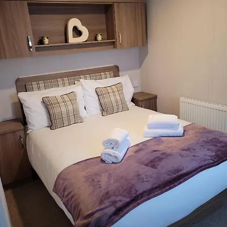 Immaculate 3-bed House With Stunning Views